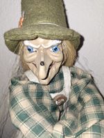 Hexe Puppe mit Besen Deko 