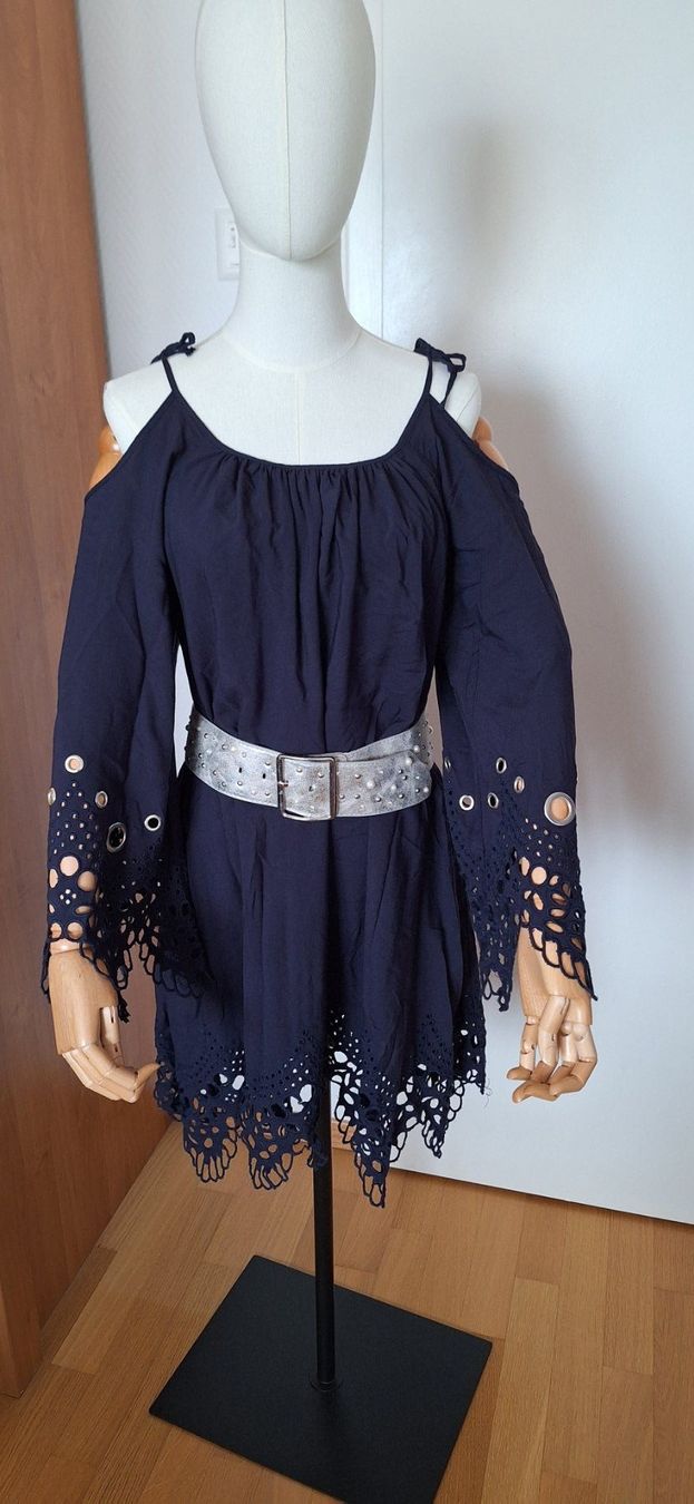Guess Vestiti: Guess, robe / Kleid – Nuovo (secondo la descrizione) da Lussery-Villars venduto da pousinete02