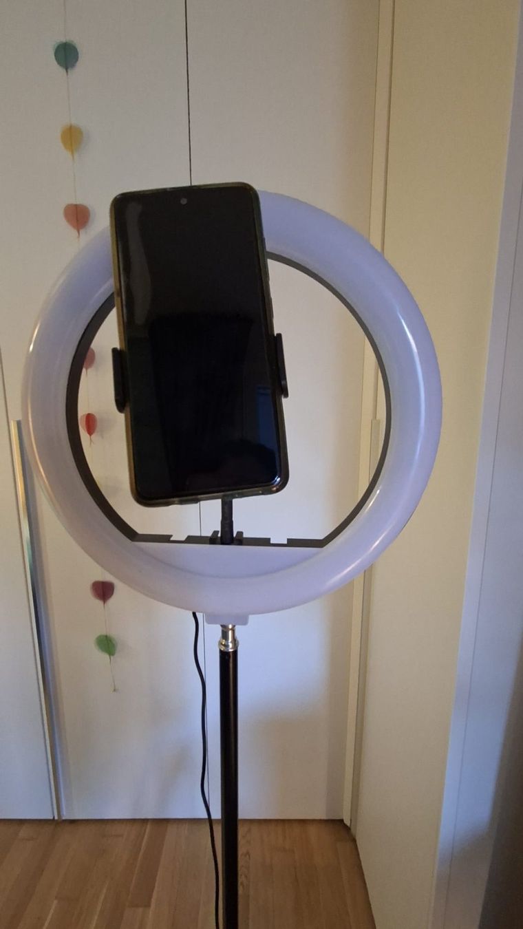 Lampade: Lampada Luce ad anello LED per selfie con treppiede – Usato da Lugano venduto da Rossana11 5