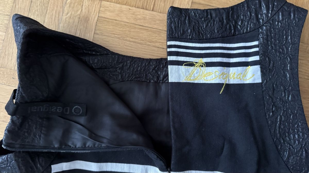 Desigual Vestiti: Desigual Kleid, Gr. 36, schwarz- weiss, gemustert – Usato da Pfäffikon SZ venduto da mer_qc7w 2