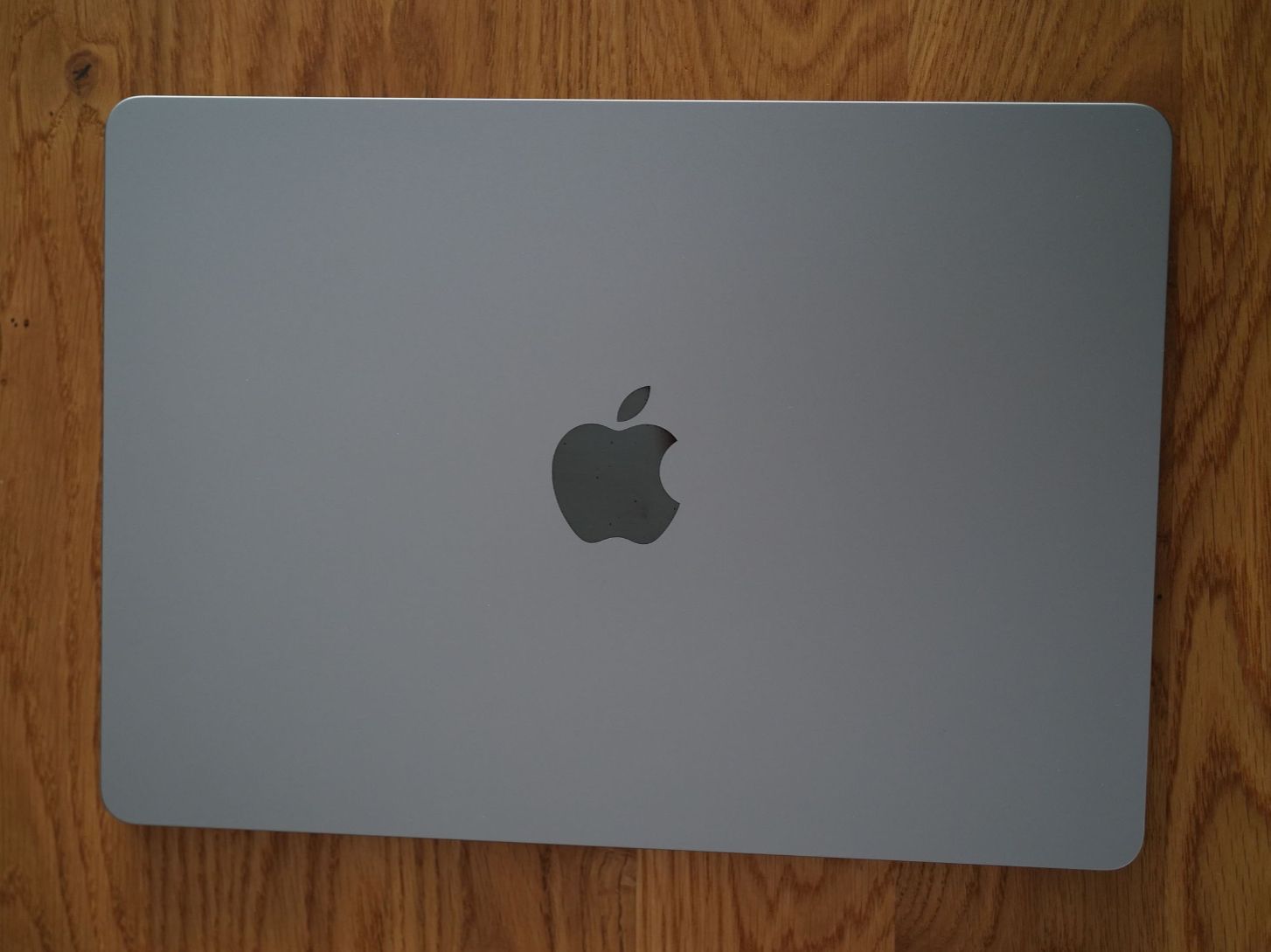 Apple Notebook: Apple MacBook Air 13" 2024 M3 – Usato da Rorschach venduto da adelsbex 3