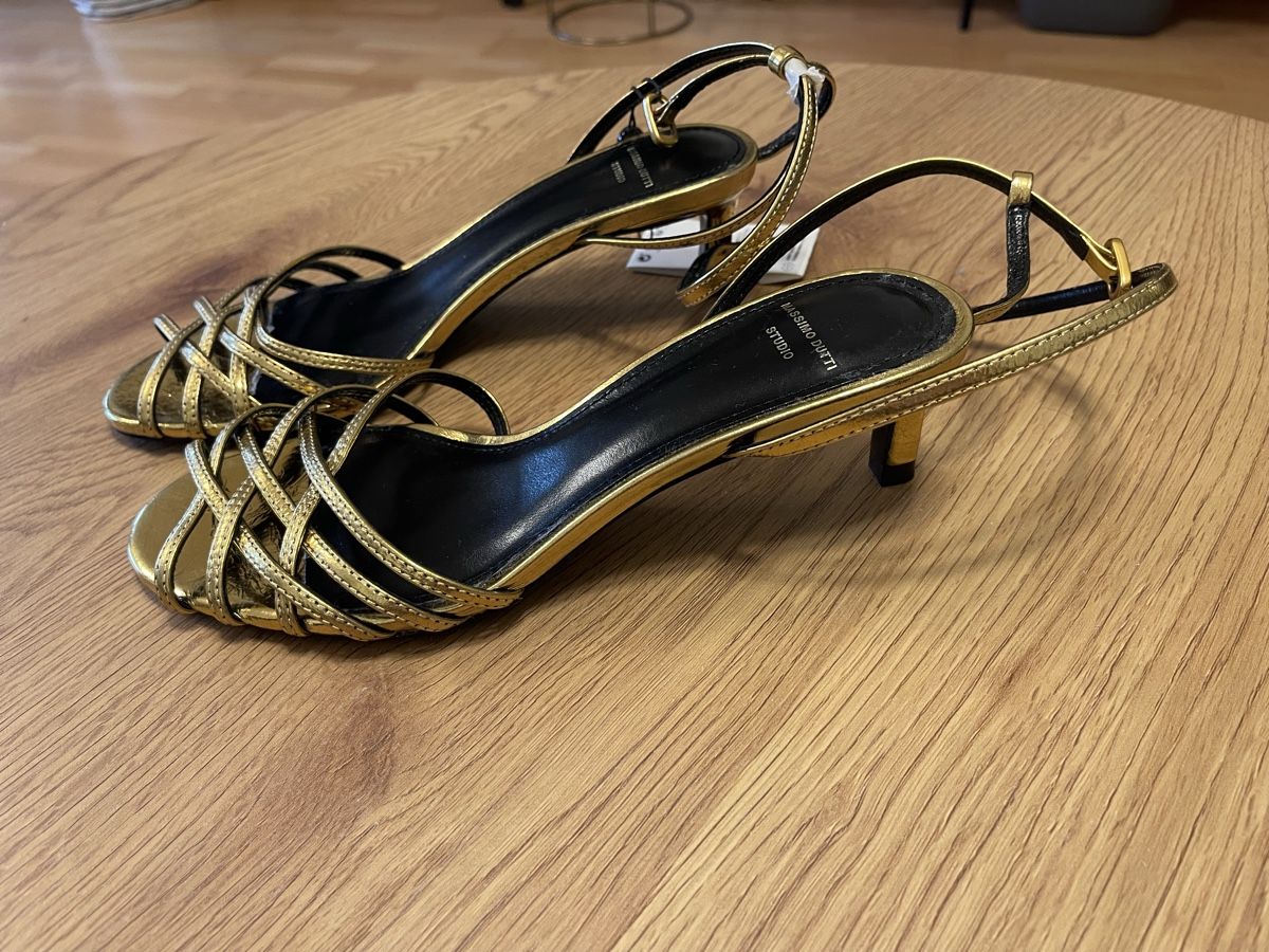 Massimo Dutti Chaussures femmes: Massimo Dutti Gold Heels, Size 36 – Neuf (Voir description) à Birmensdorf ZH par nik_scz9 1