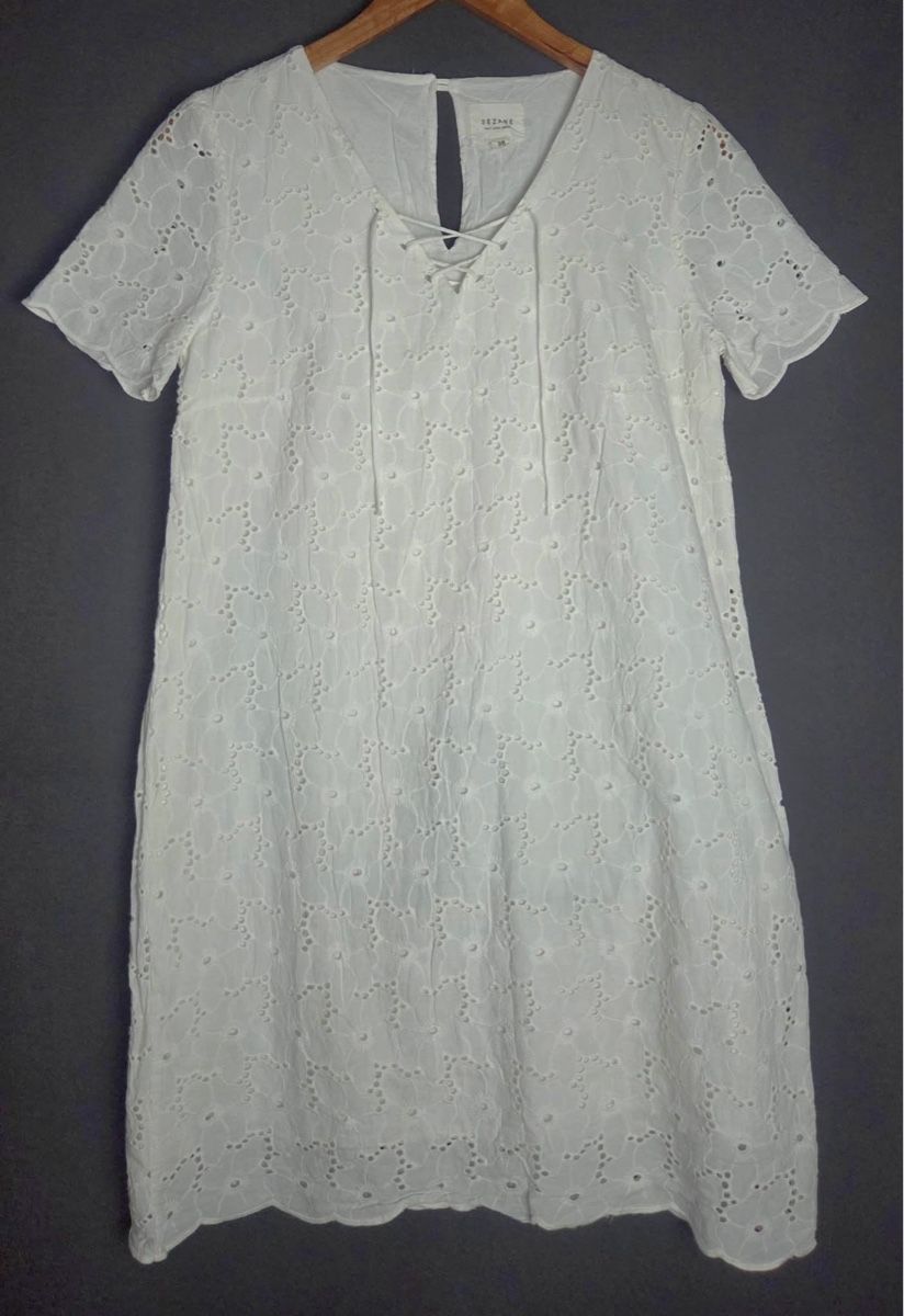 Sezane Vestiti: Sezane White Eyelet Dress – Usato da St.Josefen venduto da lop_lh8d 1