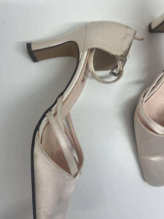Scarpe da donna: Hochzeitsschuhe High Heels weiss – Usato da Muri b. Bern venduto da Merliner01 2