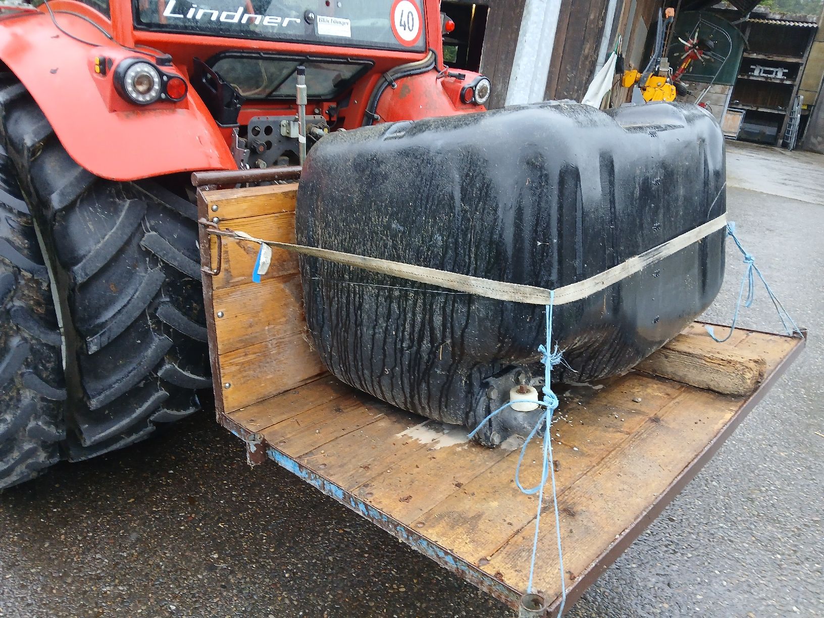 Abbeveratoi e trogoli: 3-Punkt Brüggli mit 500l Wassertank – Difettoso da Sternenberg venduto da lunaster 2