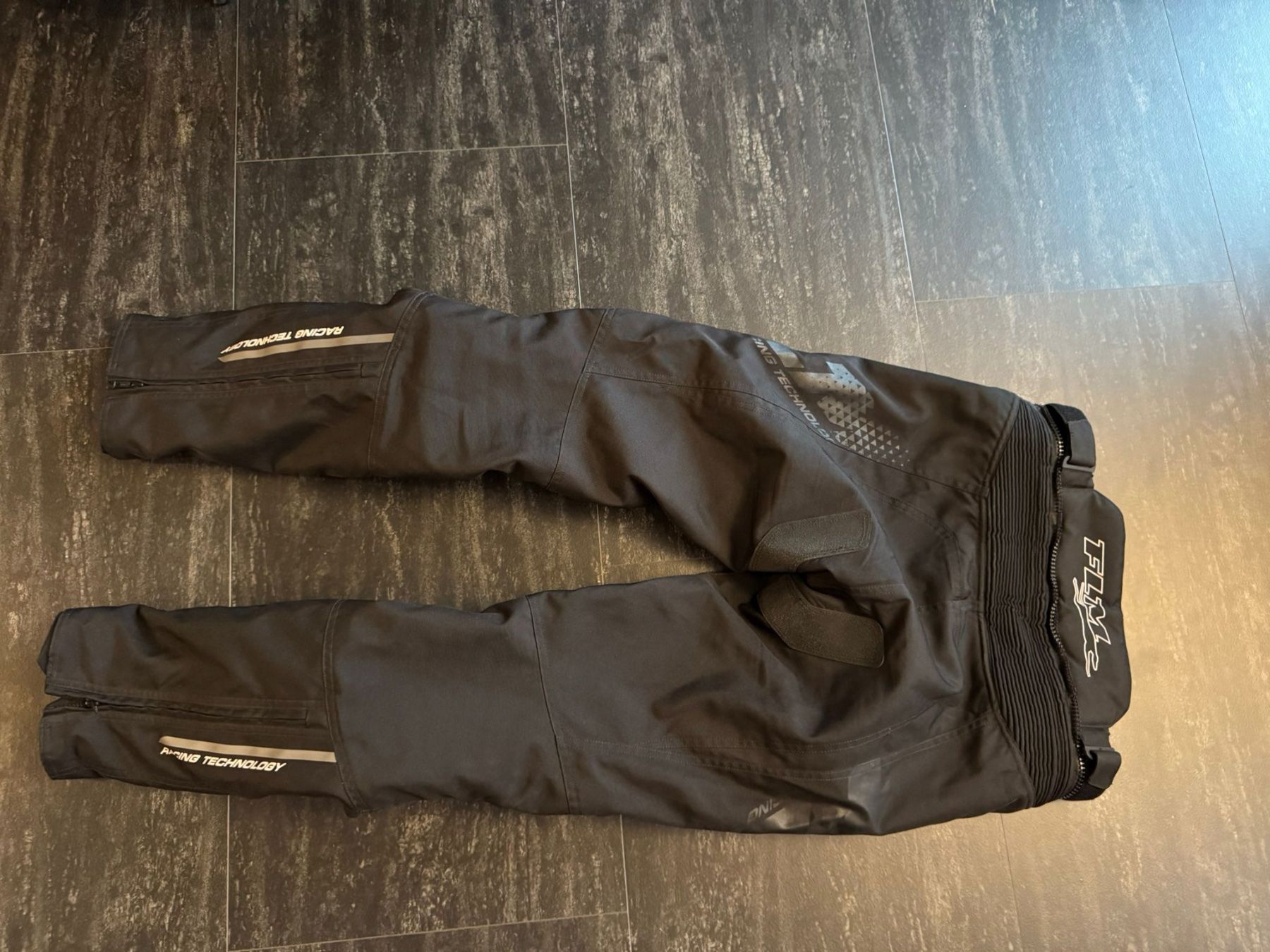 FLM Costumes, combinaisons de sport et fonctionnelles: Motorradkombi FLM – D'occasion à Trimbach par Leue71 4