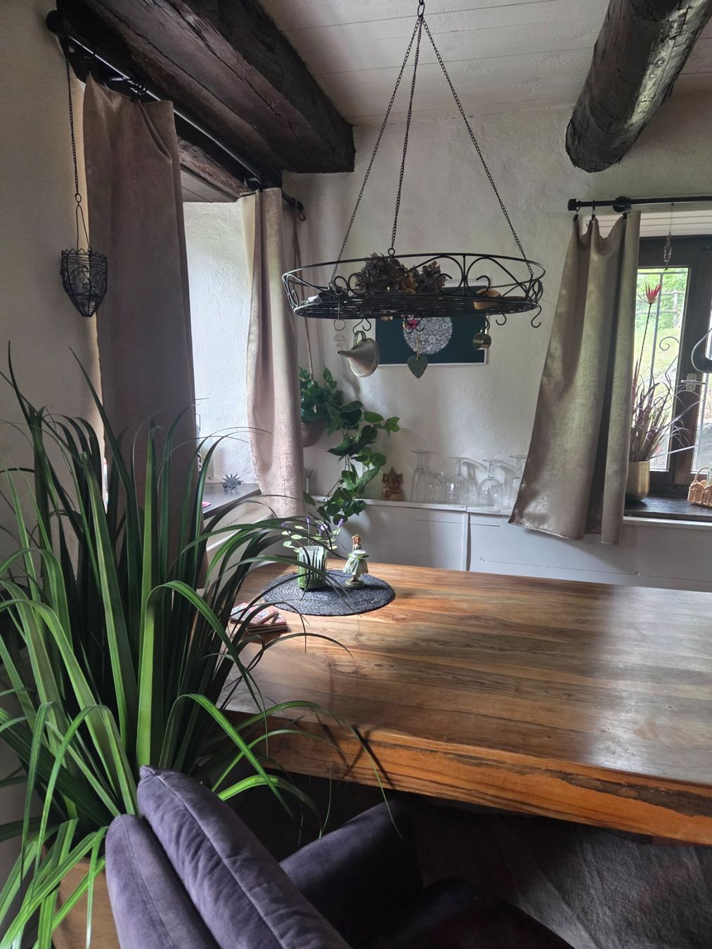 Tische: Massiver Holztisch – Gebraucht aus Lavertezzo von HEY-ELLI