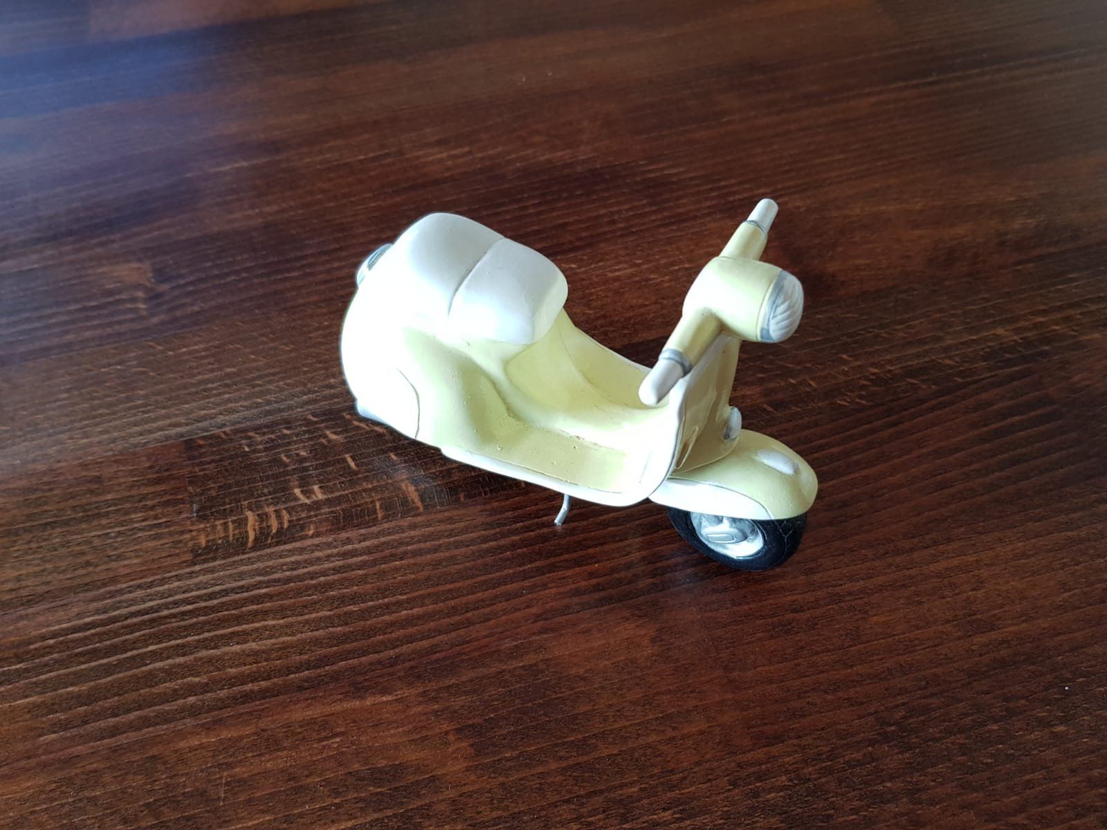 Modellini d'auto: VESPA Modell / Oldtimer / Bestzustand – Usato da Unterägeri venduto da Chartbreaker 5