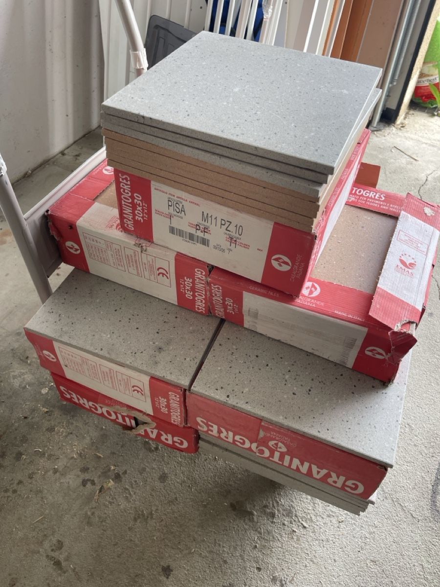 Rivestimenti per pavimenti: Carrelage Granitogres 30x30 Neuf – Nuovo e nell'imballaggio originale da Vex venduto da Gambazzif