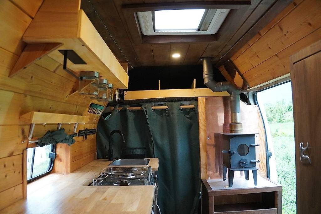 Renault Camping Fahrzeuge: Renault Master L3H3  Fourgon / van aménagé – Gebraucht aus Martigny von Nicobender 3