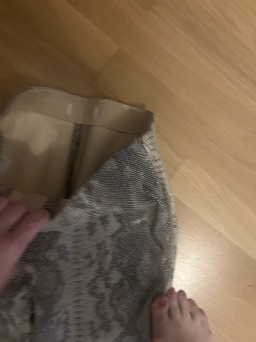 Zara Leggings: Hose mit Schlangenmuster, Grösse 36, neuwertig! – Neu (gemäss Beschreibung) aus St. Gallen von oli_ryy9 2