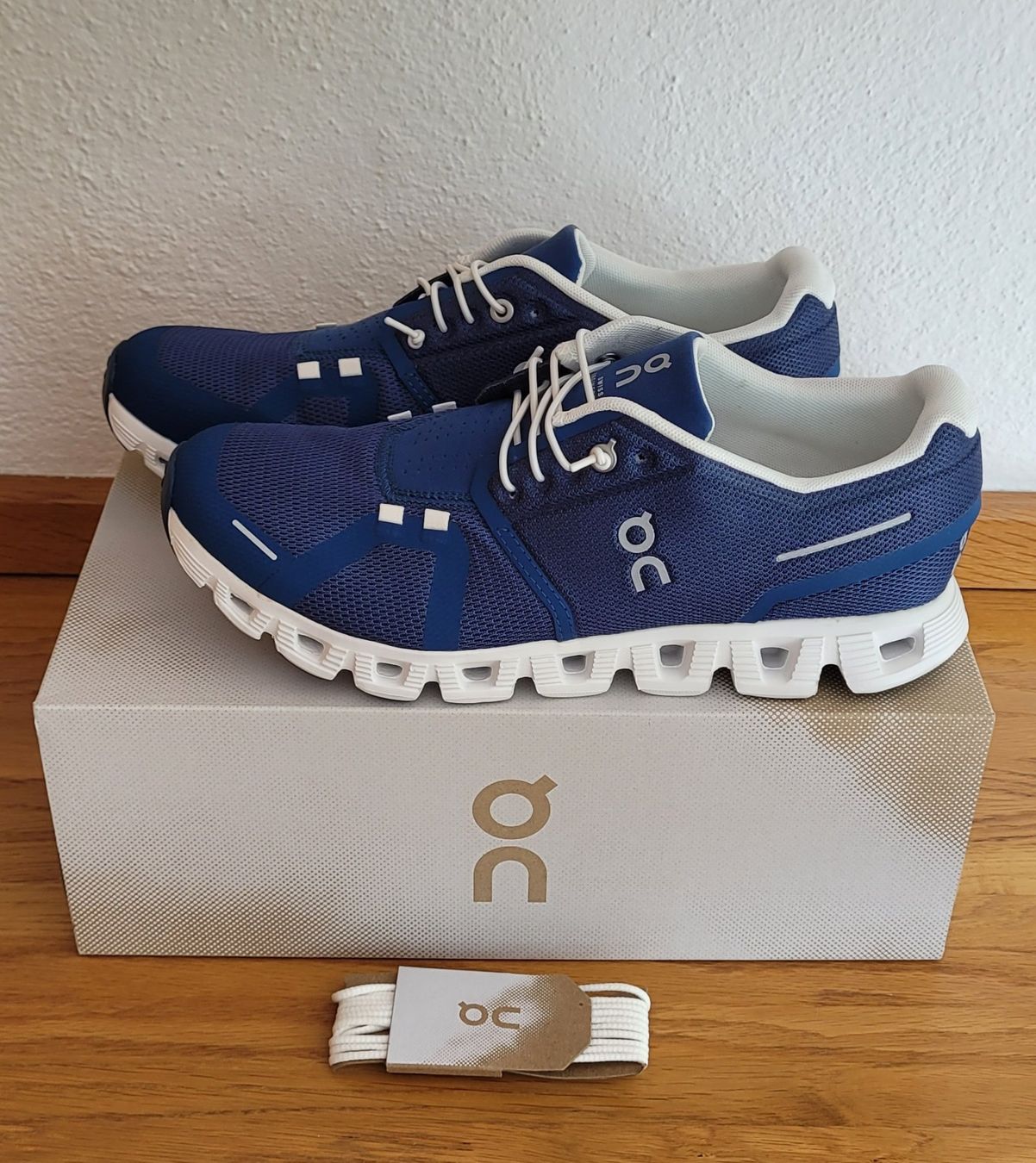 On Chaussures femmes: On Cloud 5 Women "Fabrikneu" – Neuf avec emballage d'origine à Wetzikon ZH par Zirben5