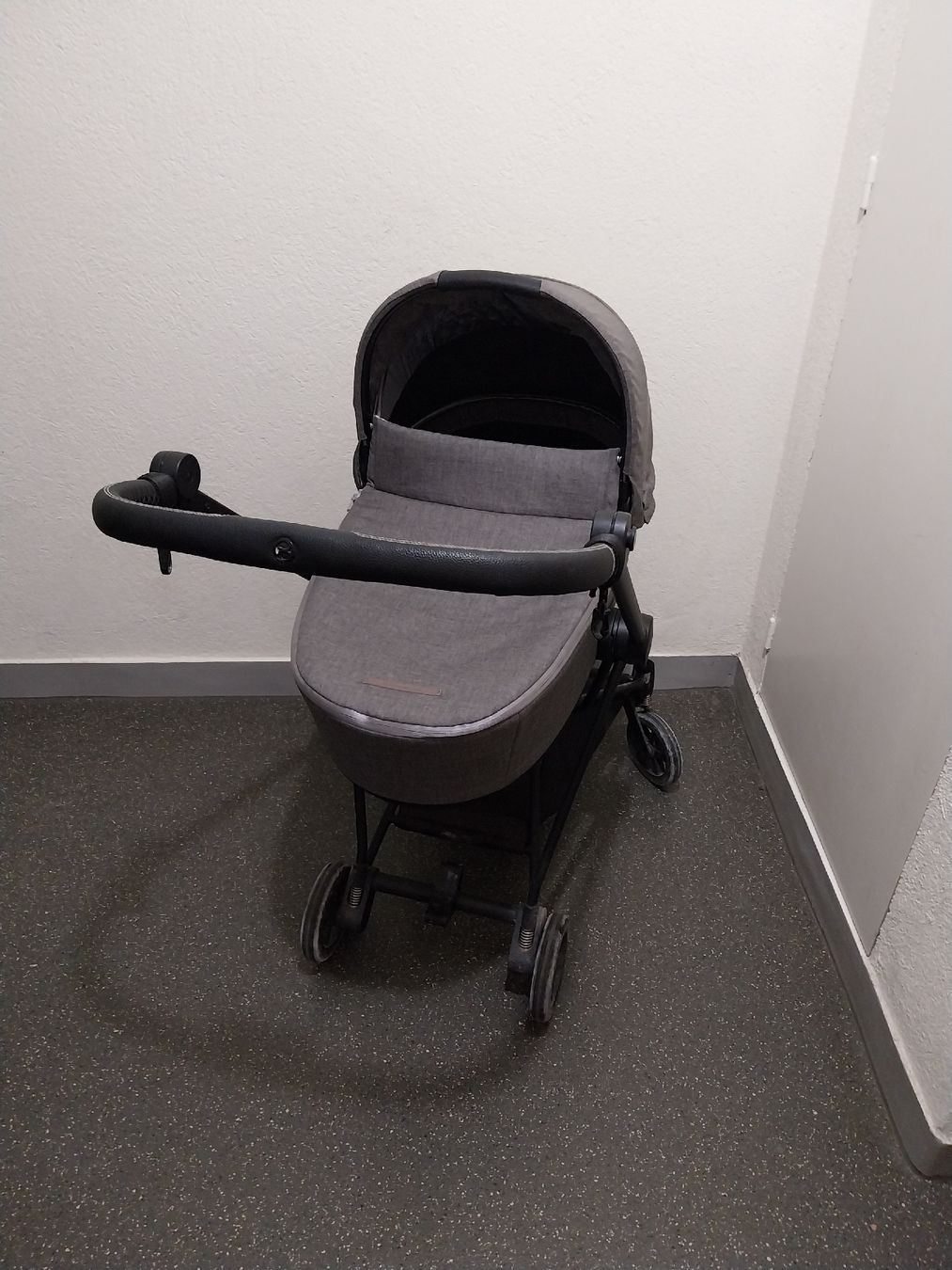 Cybex Carrozzine: Kinderwagen Cybex Kombi-Set 3 in 1 – Usato da Adliswil venduto da deb_9s5z 3