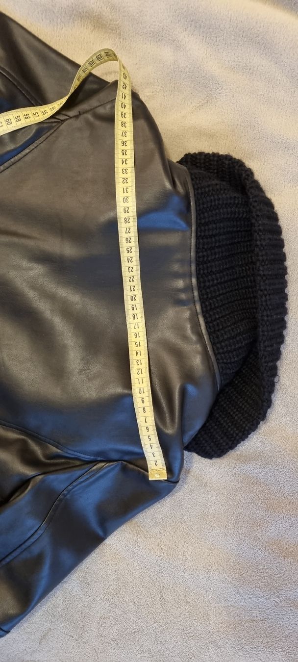 Guess Jacken: Guess Lederjacke Gr. M mit Strickkragen schwarz – Gebraucht aus St Gallen von vir_5kgt 2