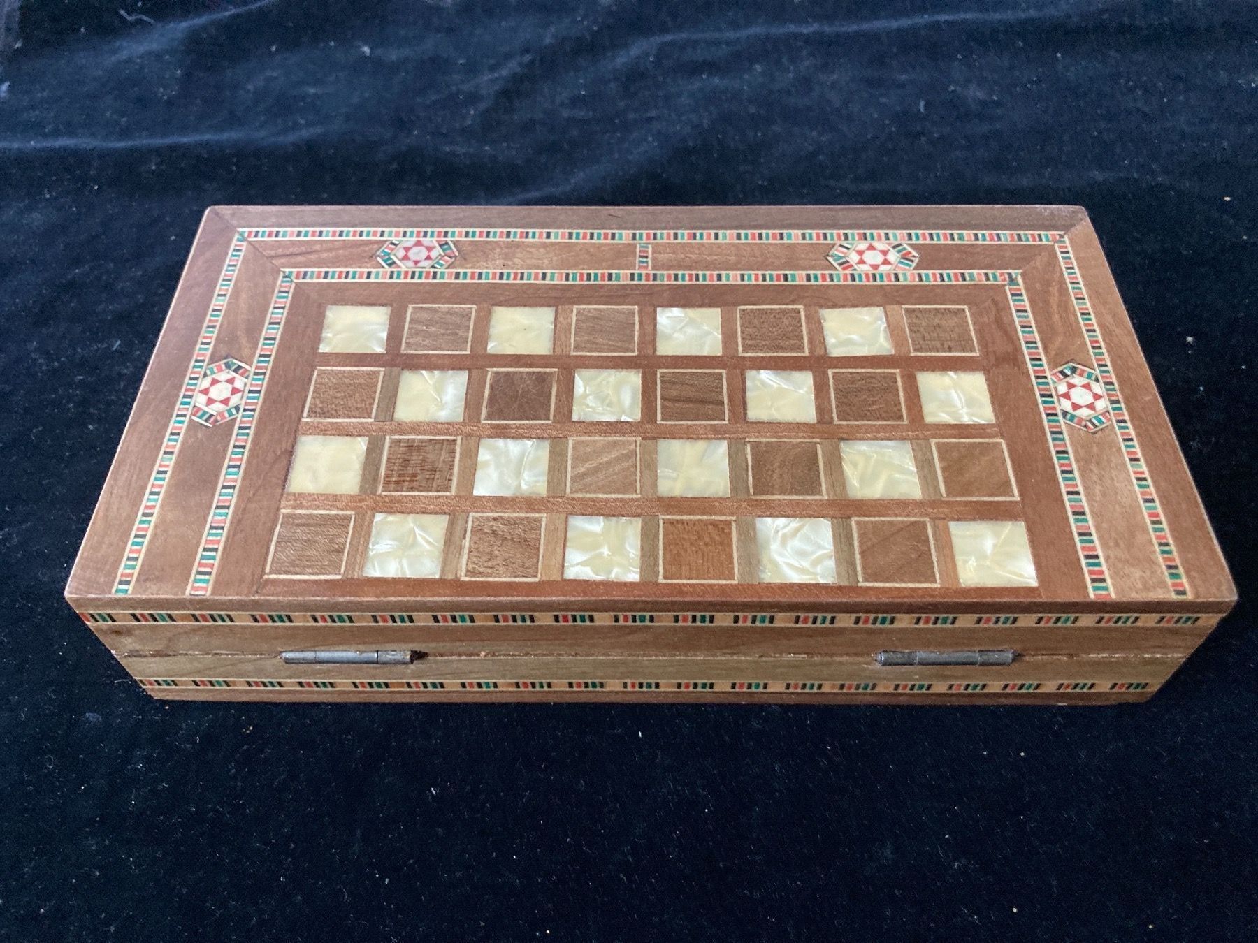 Giochi: Schönes Brettspiel mit Perlmutt – Usato da Zürich venduto da Chaeffeler 5