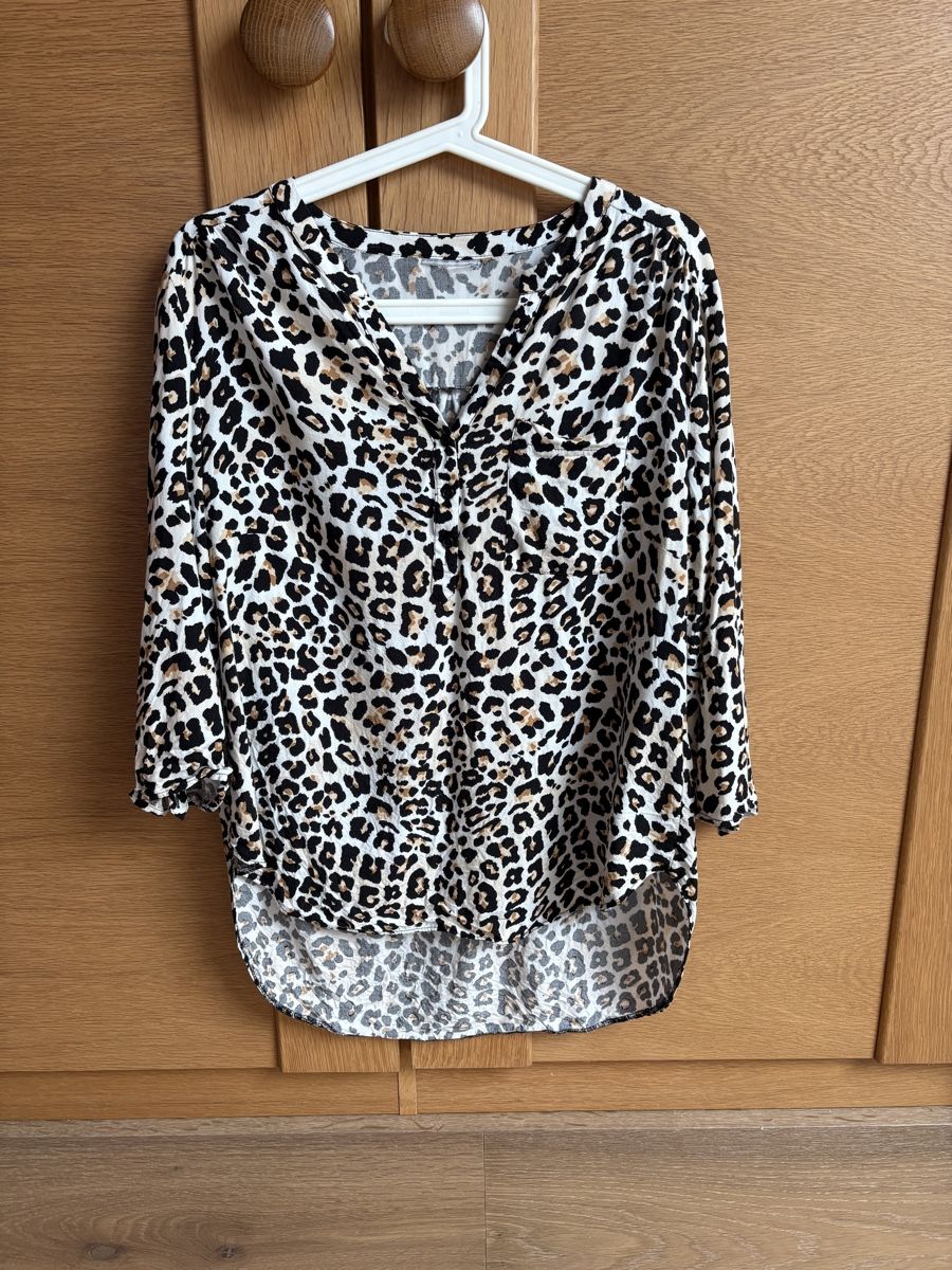 Camicette: Leichte Bluse mit Leo-Muster, Grösse M/L - Chic! – Usato da Basel venduto da ann_7w6q