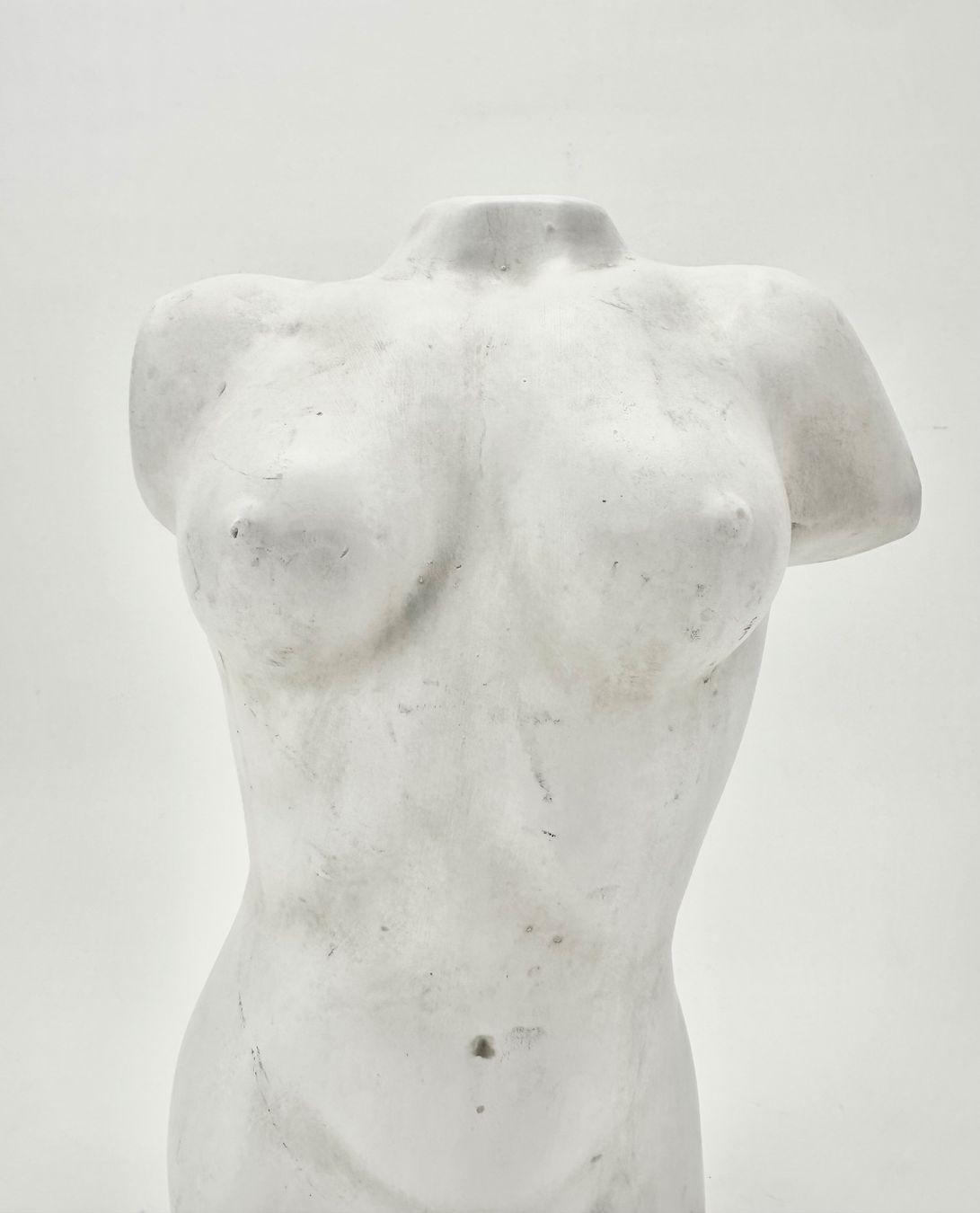 Skulpturen & Statuen: Weibliche Gips Skulptur, Halbfigur-Torso – Gebraucht aus Basel von LynnundPepe 1