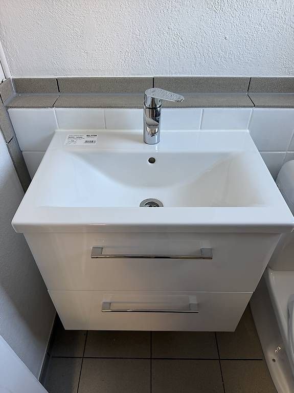 Mobili per bagno: Badmöbel mit Keramikwaschbecken – Nuovo e nell'imballaggio originale da Neudorf venduto da Des_1993