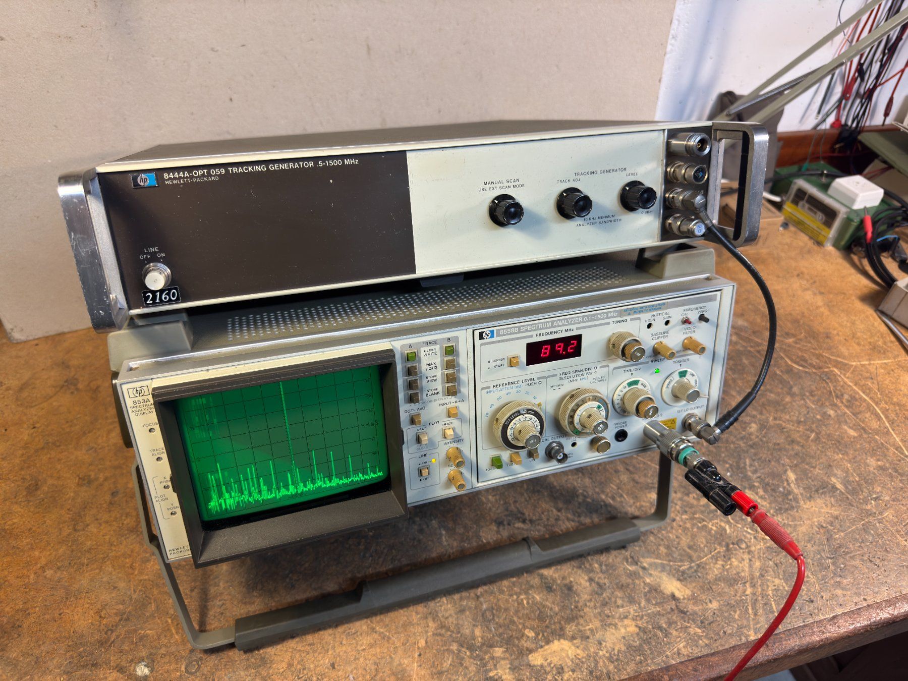 Hewlett Packard Misurare: Spektrum Analyzer HP 8558B mit Tracking Generator HP 8444 – Usato da Ins venduto da funkflieger 3