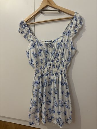 Neues Blumenkleid von GAP Grösse M