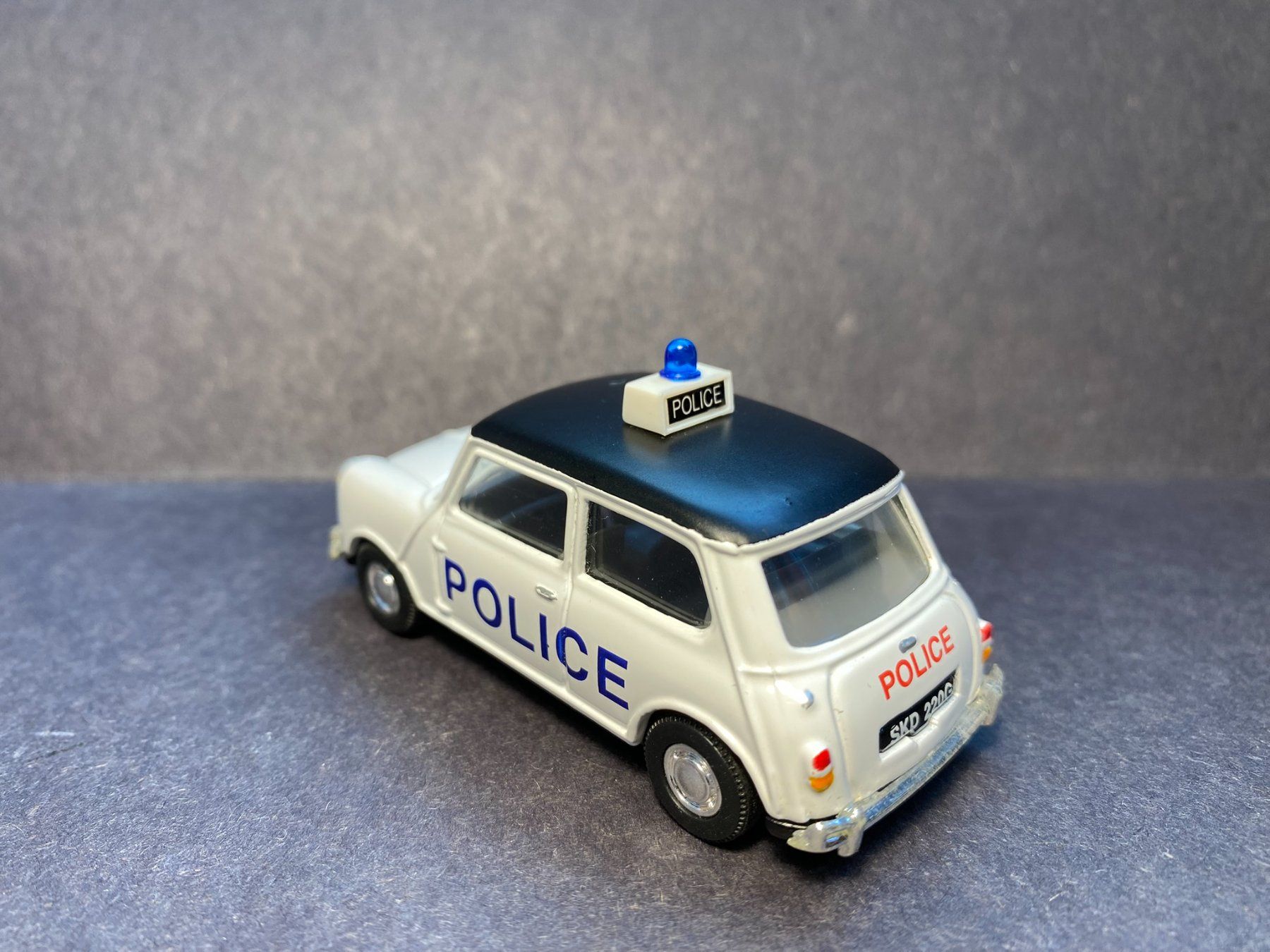Corgi Toys Modellautos: Mini Cooper, weiss, Police, Corgi 1:43 – Gebraucht aus Spiez von Mlandcruiser 2