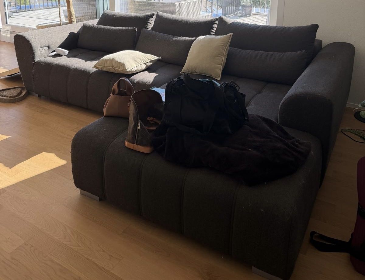 Sofas: GRATIS: elektronisches Ecksofa, anthrazit/dunkelgrau – Gebraucht aus Bern von 3L3 2
