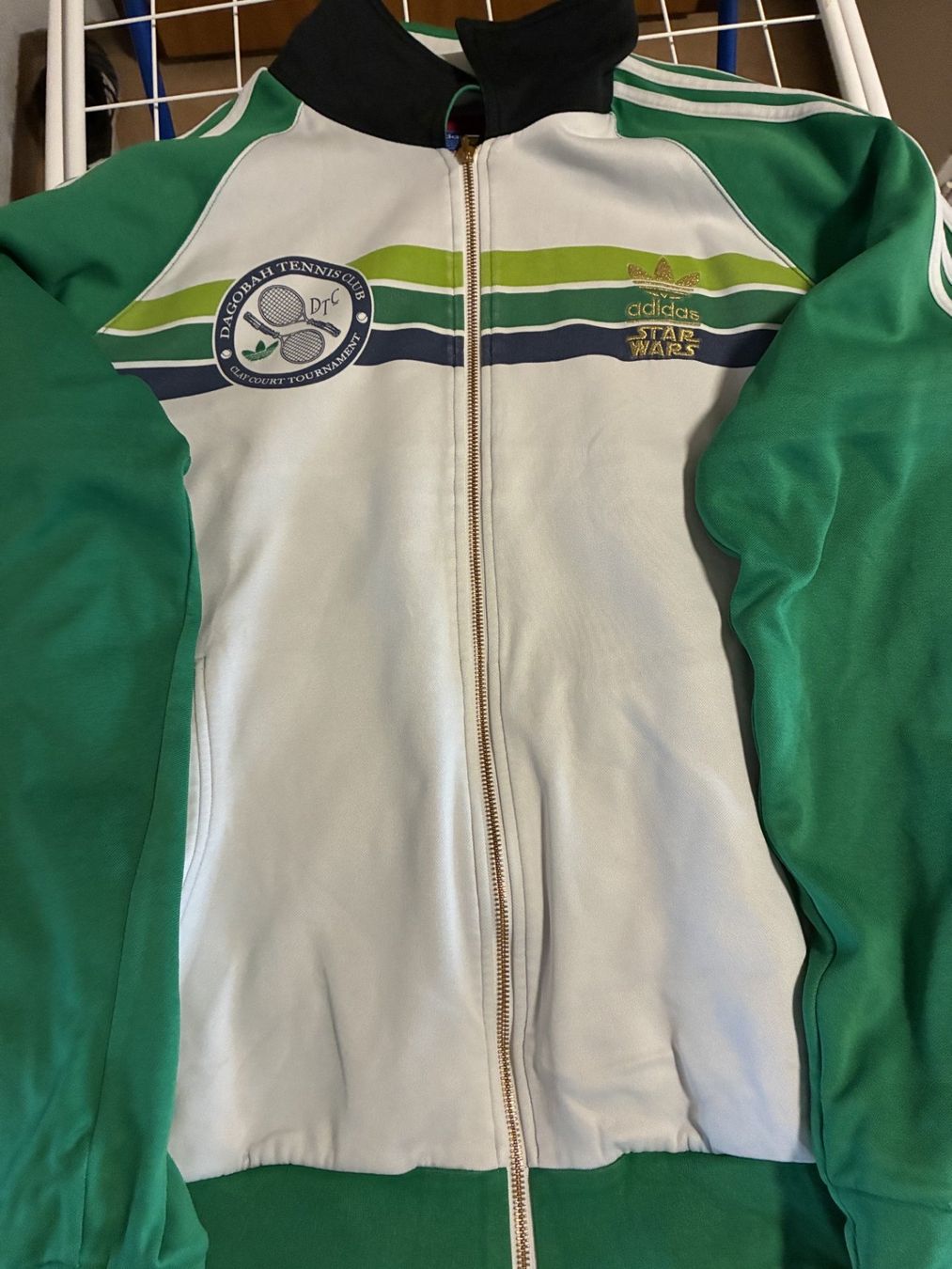 Jacken: Adidas Star Wars Trainerjacke – Gebraucht aus Effretikon von dts_yd7x
