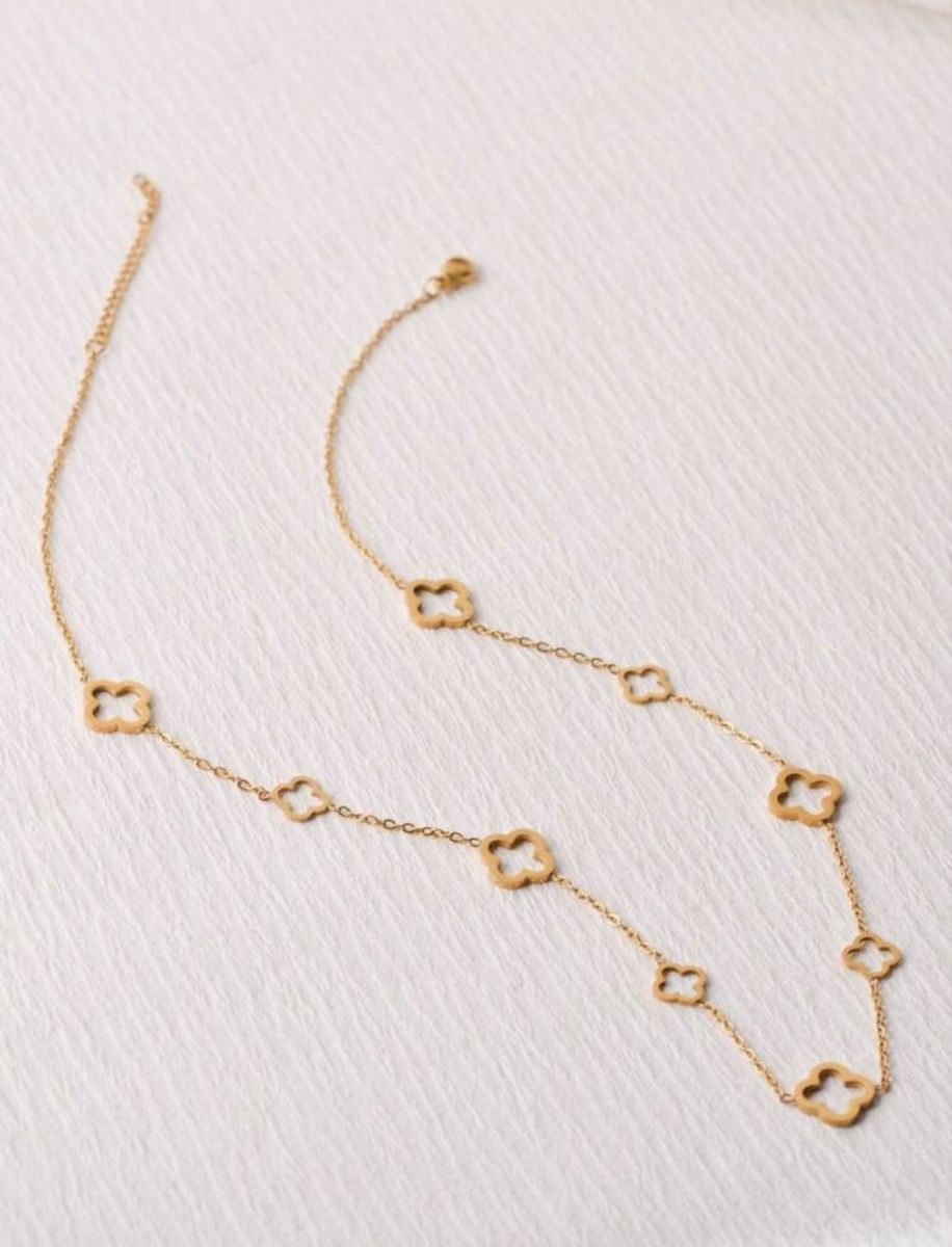 Colliers: Collier  – Neuf avec emballage d'origine à Châtel-St-Denis par Montclair_Swiss 1