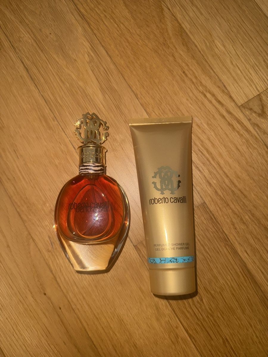 Roberto Cavalli Parfum & Eau de Toilette: Roberto Cavalli parfum mit duschgel – Neu (gemäss Beschreibung) aus Aarburg von Da-Lila