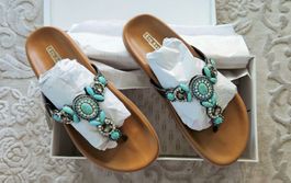 Tongs Femme CUIR. NEUF