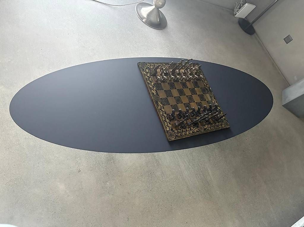 Eames Tische: Vendo Tavolino Eames Elliptical Table "Surfboard" – Gebraucht aus Vernate von nma_77kf 1