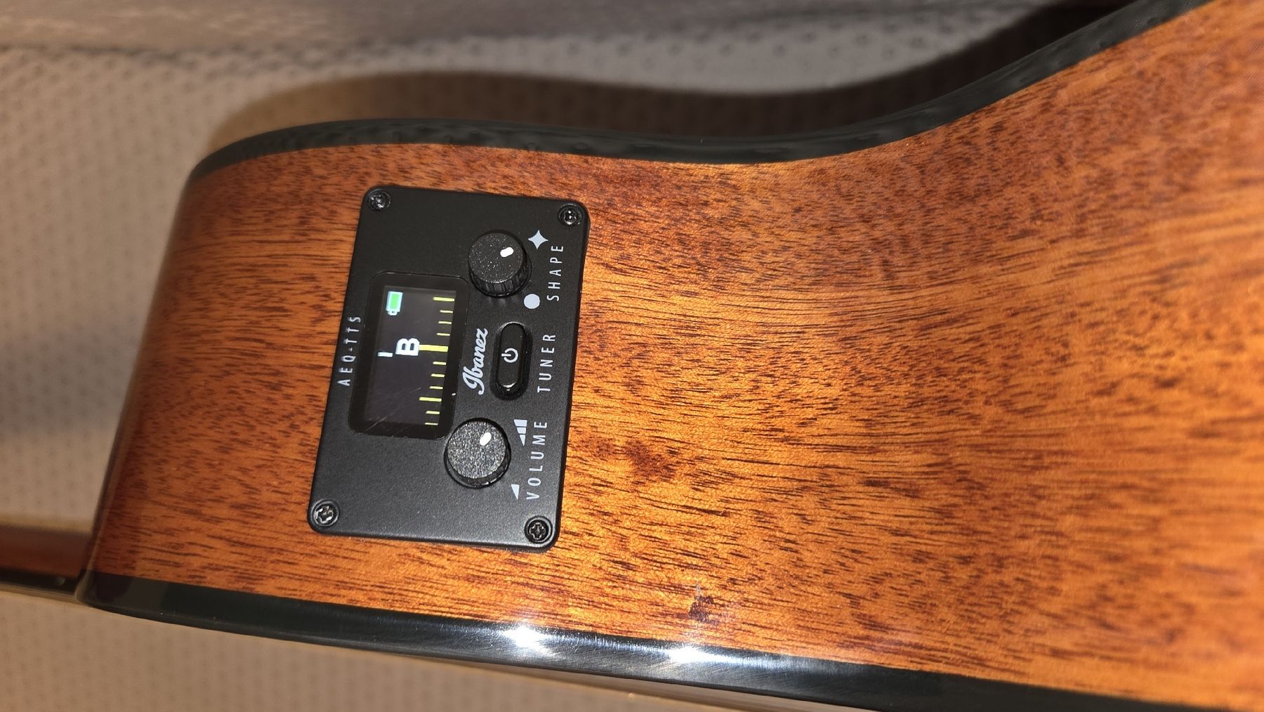 Ibanez Musikinstrumente: Guitare Ibanez – Neu (gemäss Beschreibung) aus Penthalaz von EvandroLuz 4