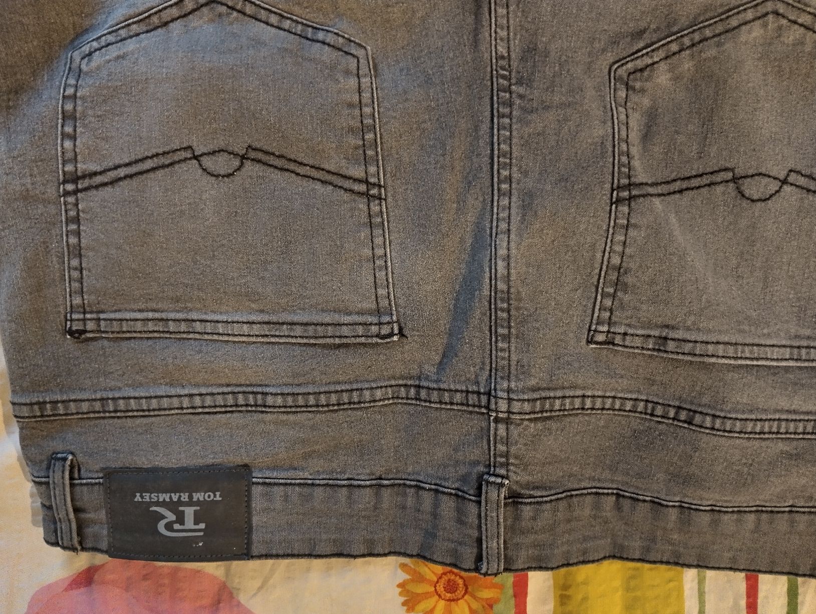 Jeans: Jeans homme neuf – Nuovo e nell'imballaggio originale da Pompaples venduto da vab_s52h 3