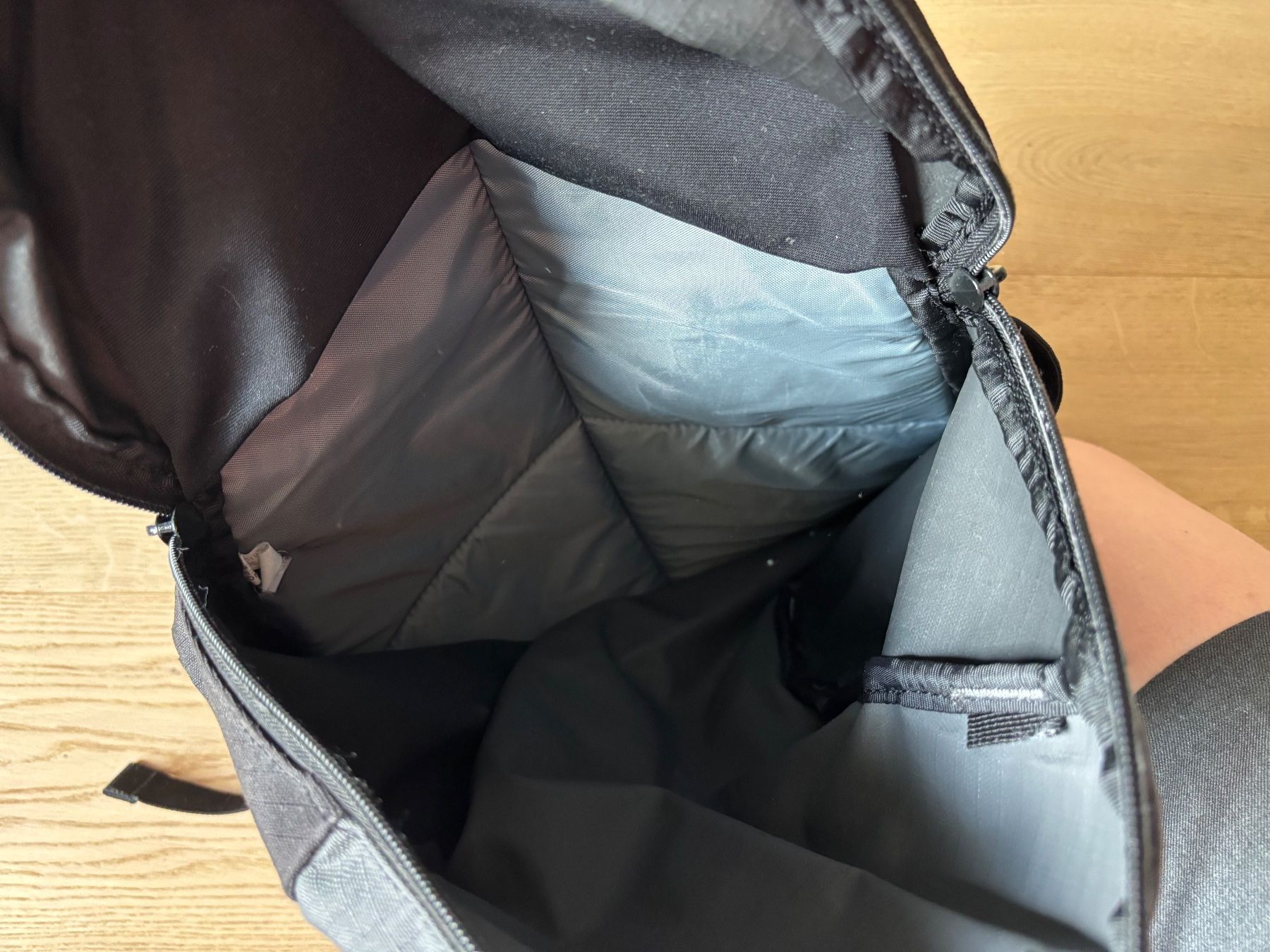 Dakine Zaini: Dakine-Rucksack schwarz-grau – Usato da Zürich venduto da Millie 3