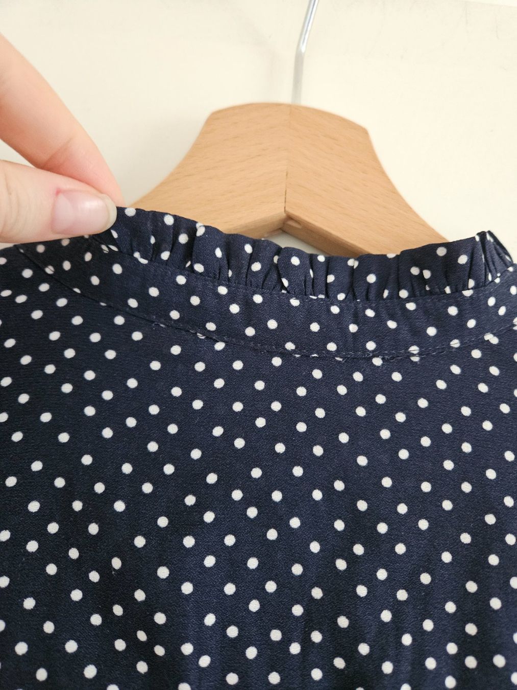 H&M Camicette: Blaue Bluse mit weissen Punkten Gr.36 – Usato da Schaffhausen venduto da sabrina915 5