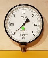 Manometer Ø150 senkrecht, G1/2", 3bar