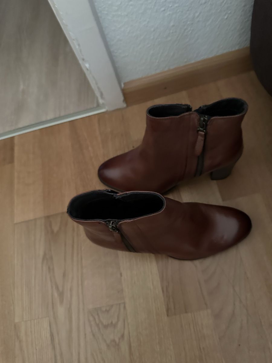 Scarpe da donna: Damen Leder Stiefel Grösse 41 – Nuovo e nell'imballaggio originale da Basel venduto da Ivana_4 4