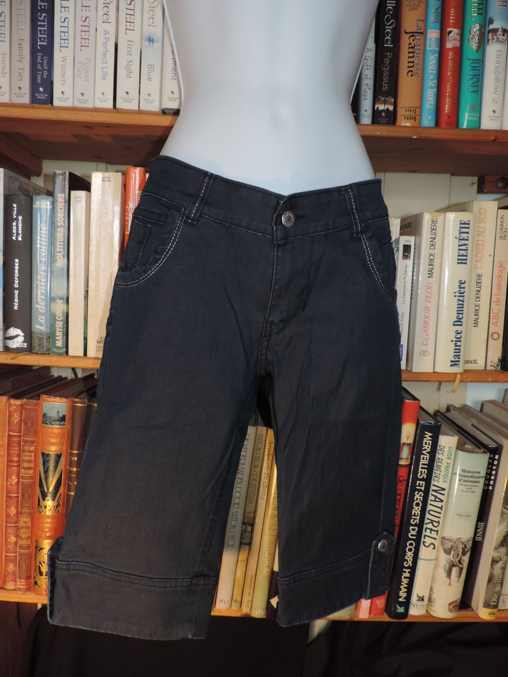 Pantaloni: corsaire jeans bleu – Usato da Genève venduto da Axelle333 5