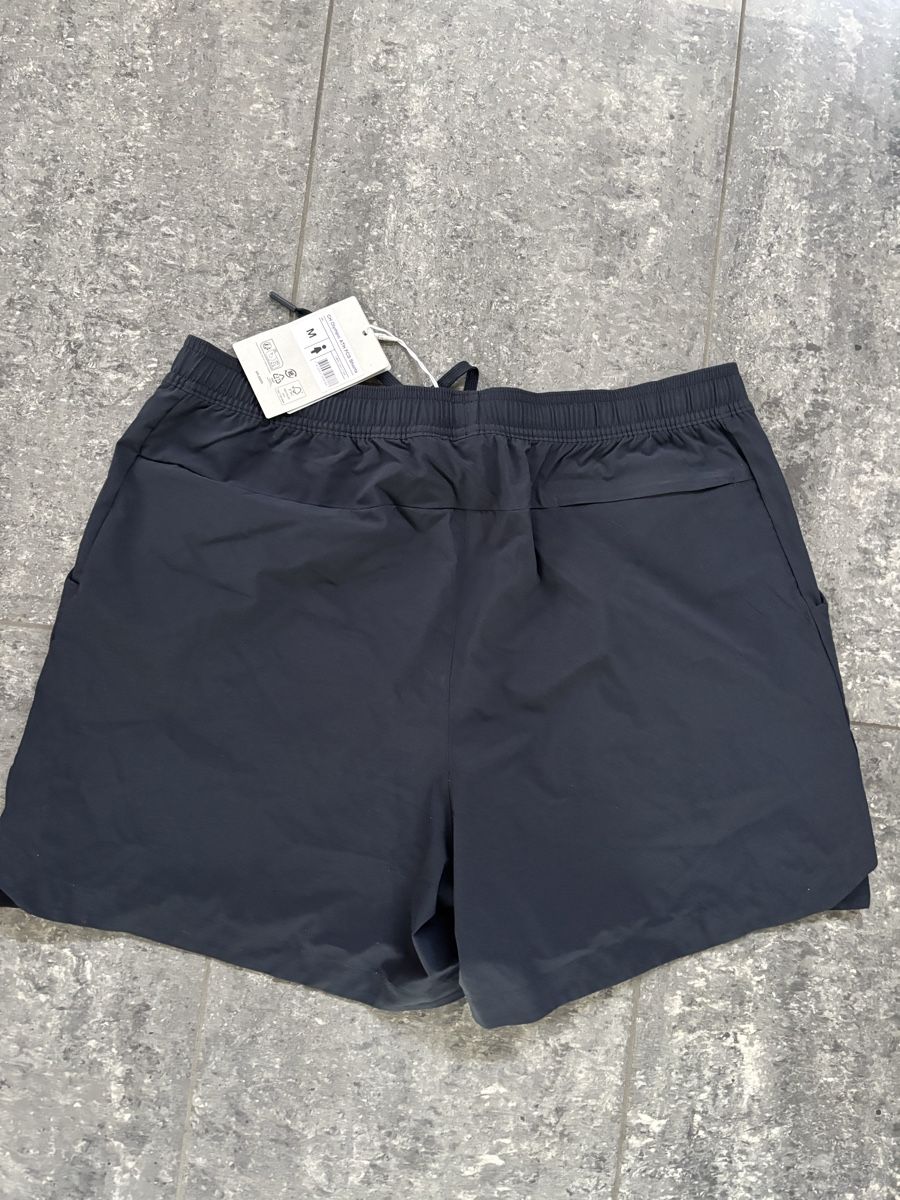 Leggings: On Running Shorts, Size M – Neu und originalverpackt aus Buchrain von akj48 1