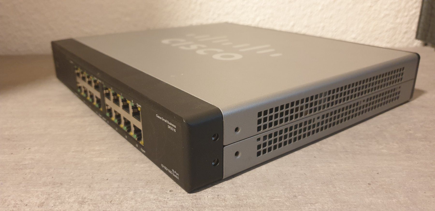 Hubs & Switches: Cisco Switch SR2016 16 Ports – Gebraucht aus Buchs SG von mr9470 3