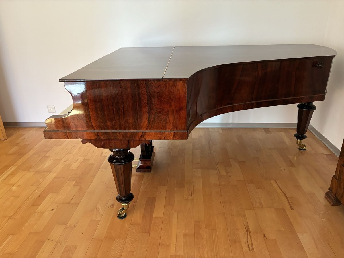 Blüthner Musikinstrumente: Blüthner 1858 – Gebraucht aus Vétroz von Saraho 2