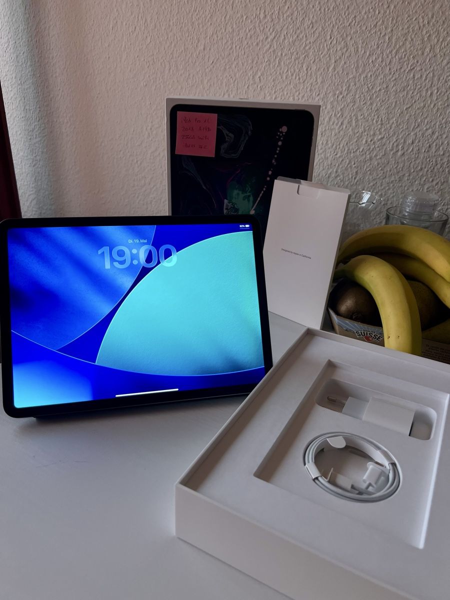Apple Tablet PC: iPad Pro 11 256gb 2018 Top Zustand  – Usato da Adliswil venduto da Pacifoll
