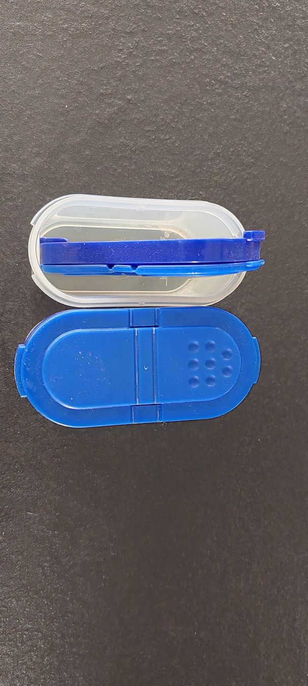Tupperware Behälter & Ähnliches: Tupperware Gewürzstreuer, 2 Stk, klein, blau – Gebraucht aus Feusisberg von Sindbad3 1