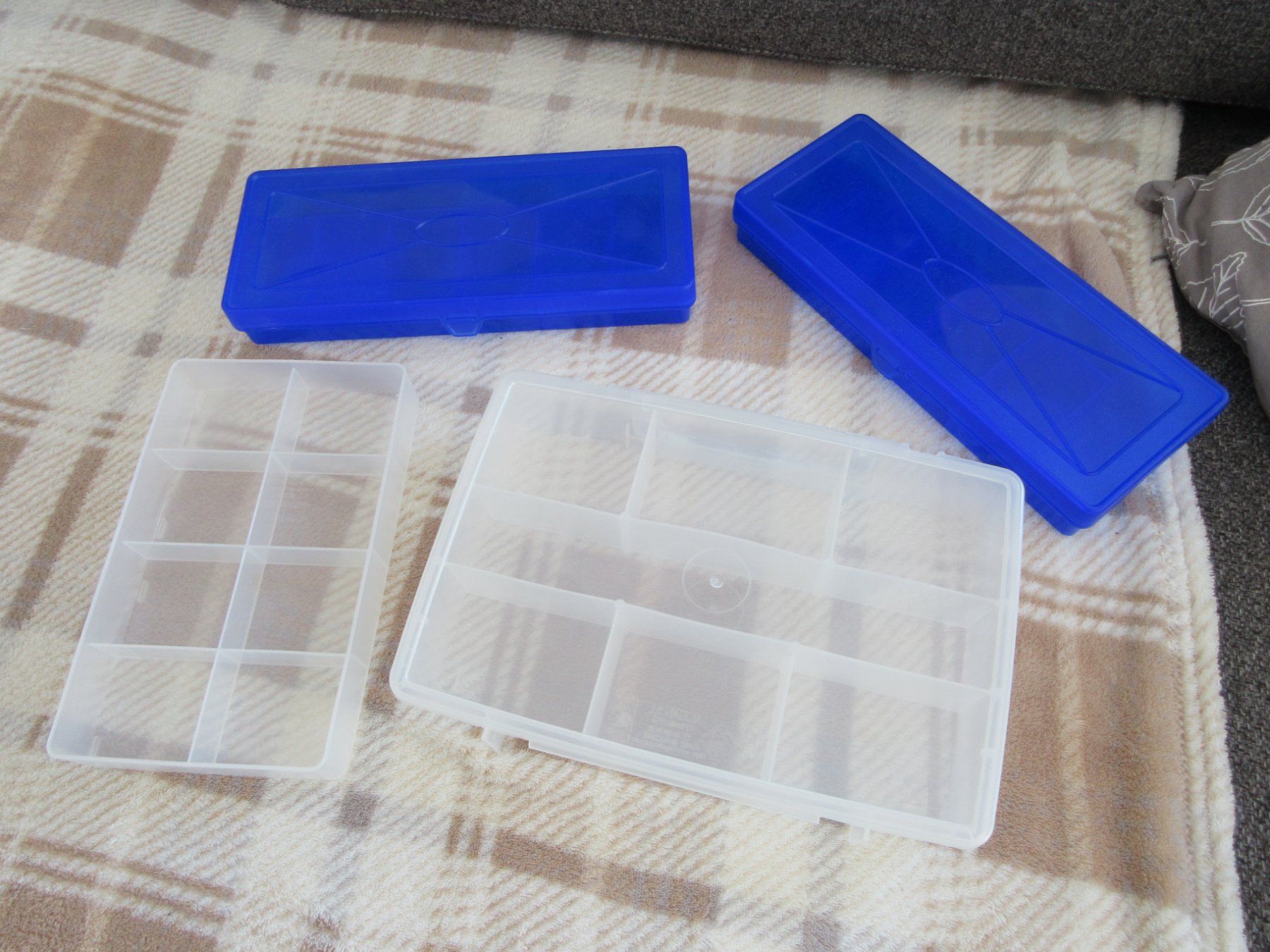 Contenitori & Simili: 4 Parts boxes, small cases!! – Usato da Goldach venduto da mamakotzi