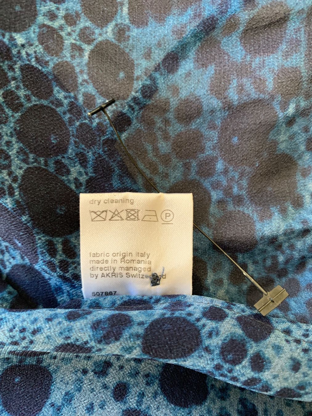 Akris Vestiti: AKRIS: Herrlich leichtes, langes Kleid, blau gemustert, 38 – Nuovo (secondo la descrizione) da Luzern venduto da paulablue 9