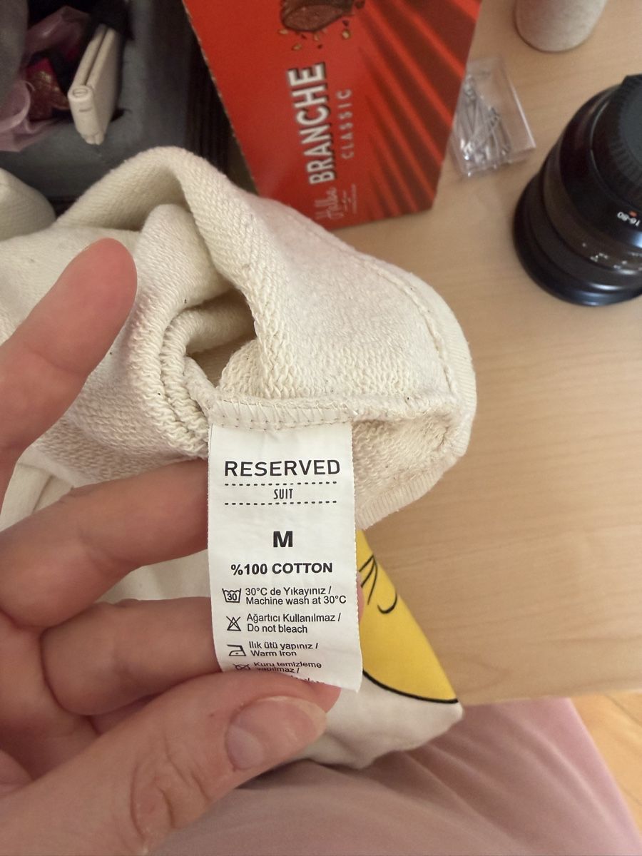 Maglioni & Felpe: Reserved Tweety Hoodie, size M – Usato da Neuchâtel venduto da olg_6wbf 2