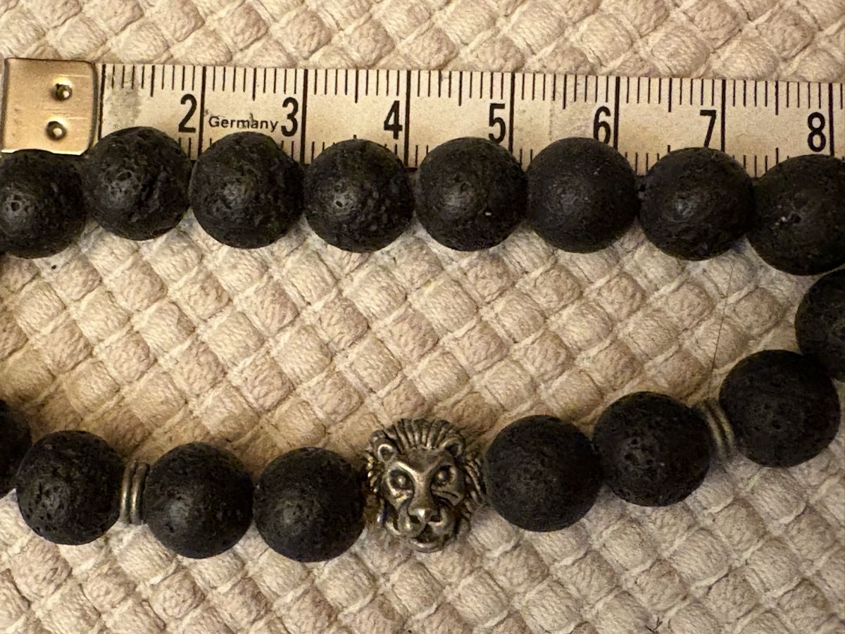 Bracciali & Braccialetti: Armkette mit Lava Stein und Löwenkopf – Usato da Rümlang venduto da baselsale1 1