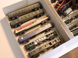 Märklin 10 x Personenwagen Metall H0 + diverse Güterwagen