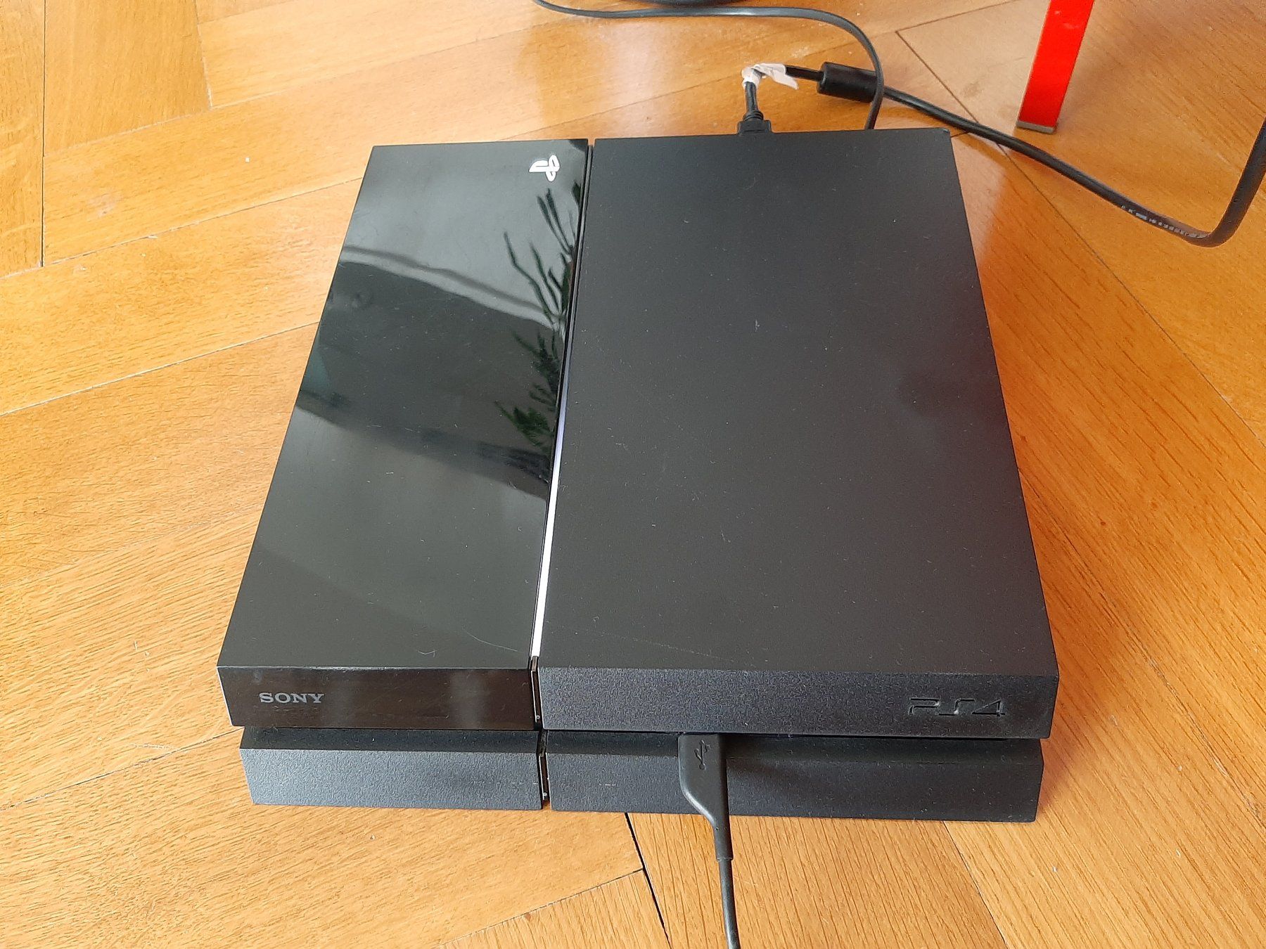 Sony Console: PS4 Konsole 500GB inkl. Controller und Zubehör – Usato da Zürich venduto da Chrishol