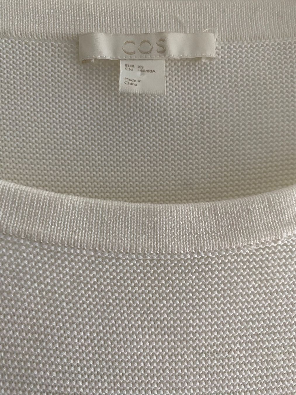 Cos Top: COS süsses Top – Usato da Jona venduto da vanessasupermarket20 2